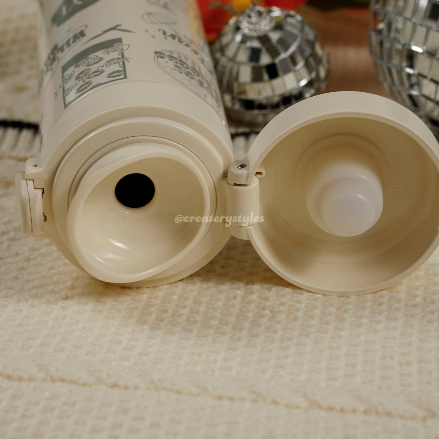 Der Thermo-Vakuumbecher von Harry's House