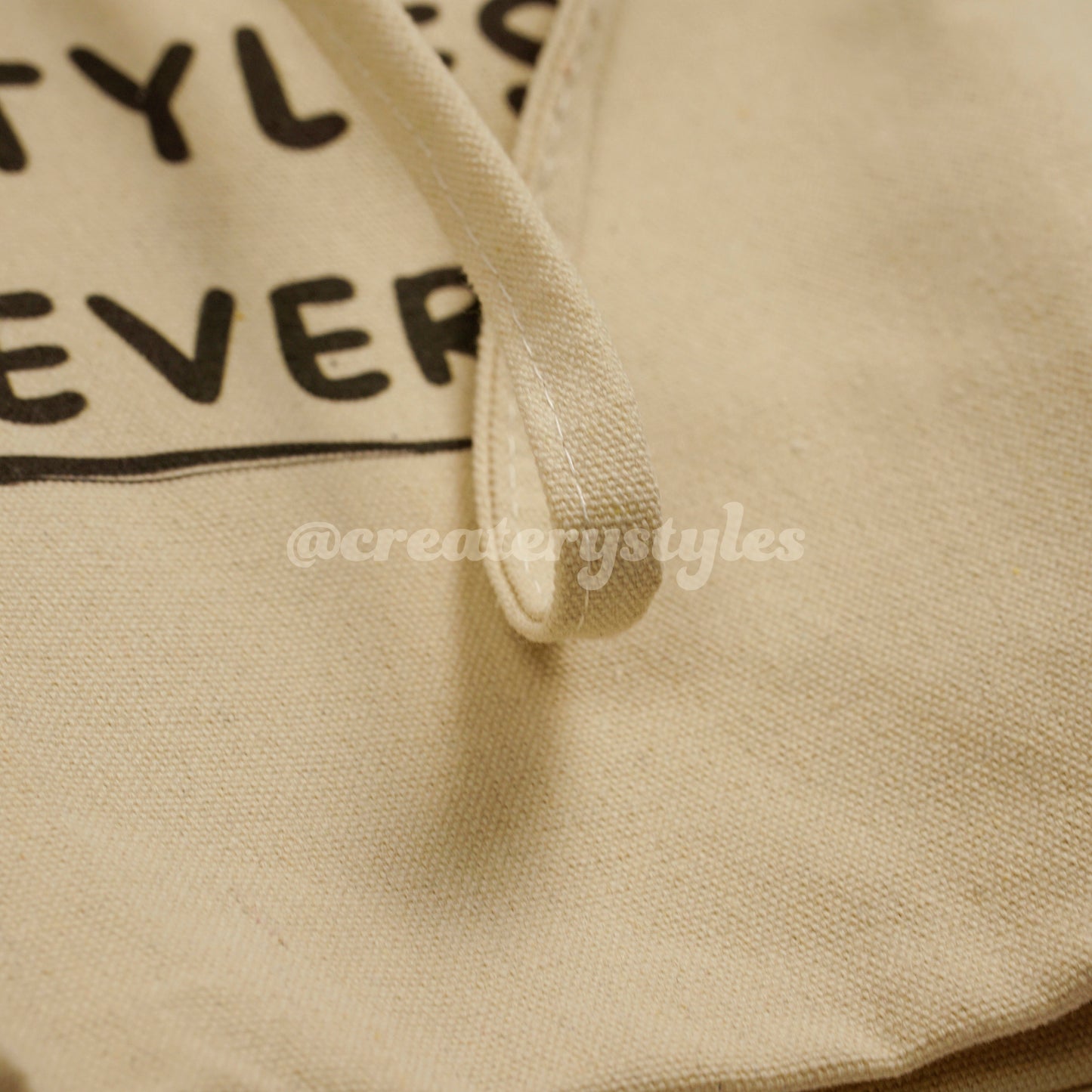 Ein Buch für jede Situation. Doppelseitige Tragetasche